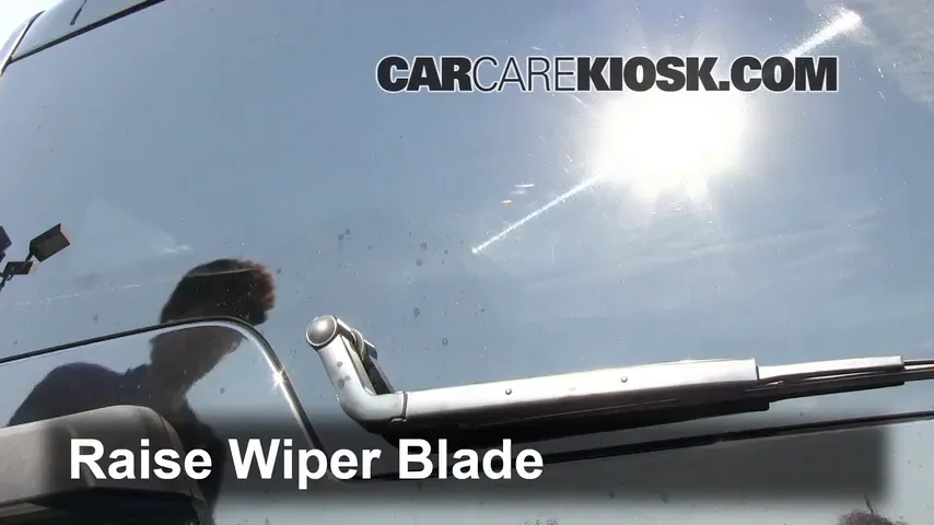 2006 Land Rover LR3 SE 4.4L V8 Windshield Wiper Blade (Rear)